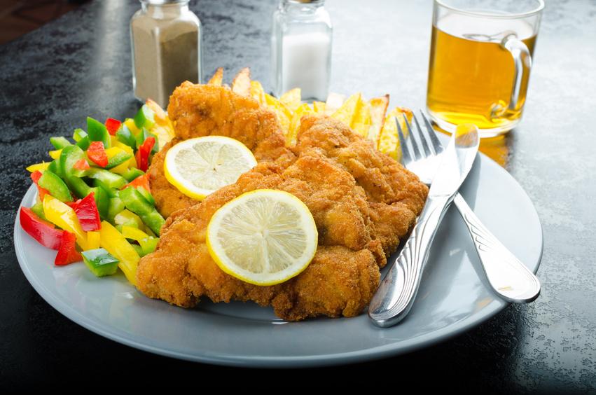 Kalbsbries - Kalbsbries nach Art Wiener Schnitzel - paniert und gebraten - Serviervorschlag