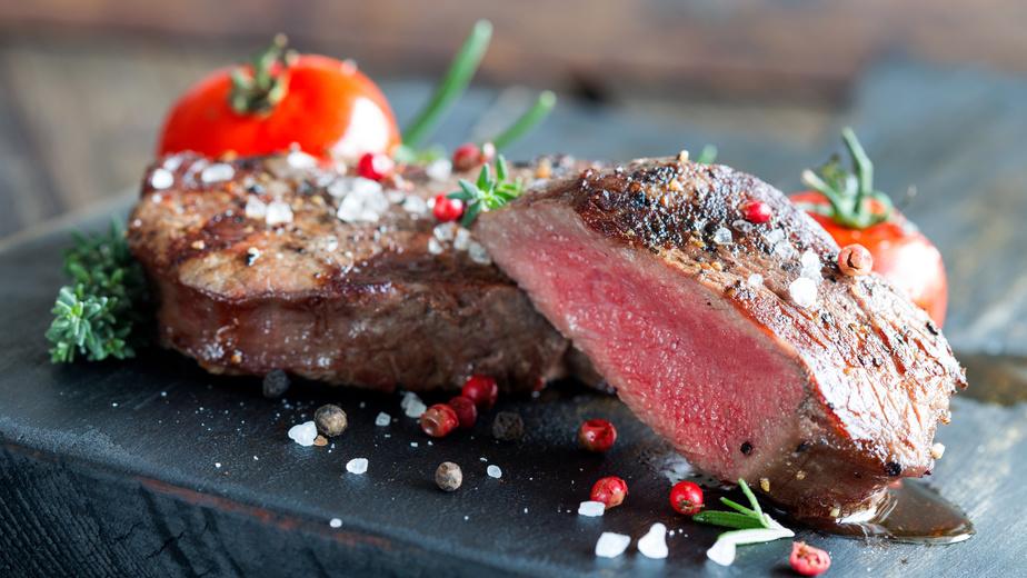 Känguru Steak Portionszubereitung - fein mariniert - Serviervorschlag